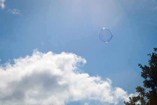 Nuage et bulle de savon