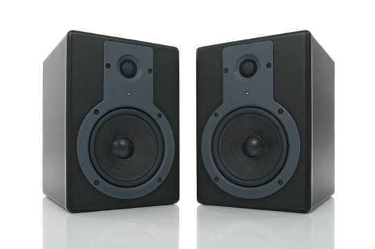 Pair of loud speakers with reflection