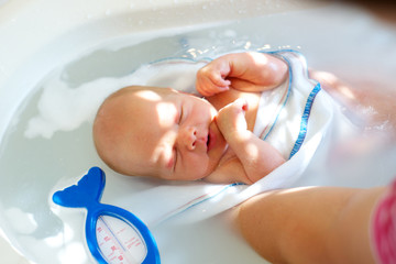 Baby baden - obrazy, fototapety, plakaty