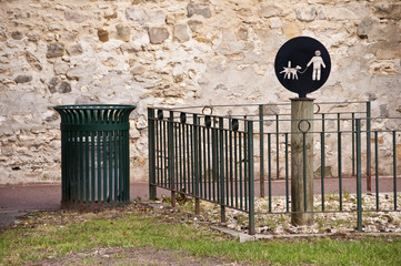 Toilettes publiques pour chiens