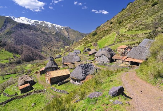 Teitos en el Valle de somiedo
