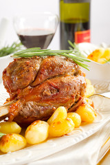 shank with potatoes - stinco con patate