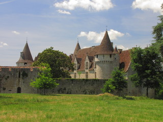 Château de Bridoire ; Vallée de la Dordogne ; Périgord Pourpre