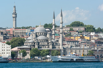 Fototapeta na wymiar Istanbul Meczet Yeni i widoku