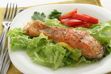 fried salmon with lettuce and pepper