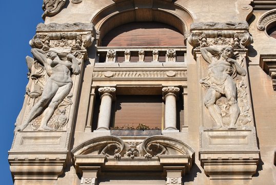 Facciata di un palazzo in stile Liberty