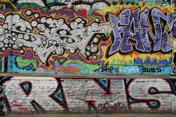 Graffitis en un muro de Berlin