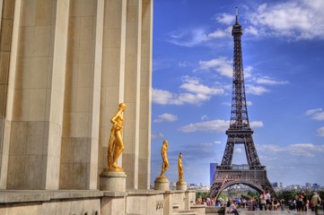 Fototapeta na wymiar Wieża Eiffla - Paryż (Francja)