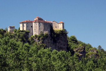 Fototapeta premium hilltop Chateau in the Dordogne