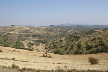 Paisaje de un valle de la zona media de Navarra.