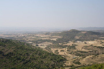 Fototapeta premium Paisaje de un valle de la zona media de Navarra.