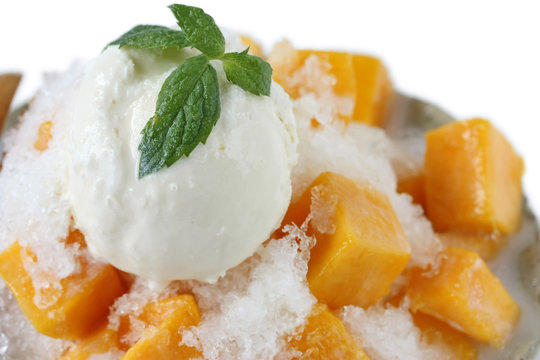 Shaved Ice Dessert With Fresh Mango And Icecream