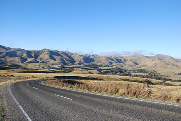 Fototapeta na wymiar Niekończące się drogi (Nowa Zelandia Drogi)