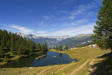 Lago Launè - riflessi sull'acqua - Valle Susa - Italia