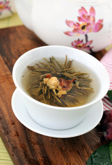 Tied green tea