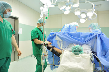 Operativer Eingriff 7