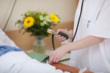Blutdruck messen im Krankenhaus