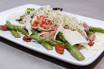 Salade d'asperges verte