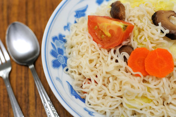 Simple vegetarian noodles
