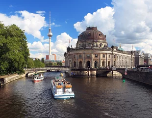 Fotobehang Berlijn Toerisme vanaf de rondvaartboot © photowahn