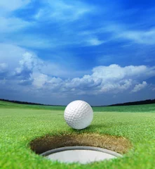 Fototapete Rund Golfball auf der Lippe © Sergiy Serdyuk