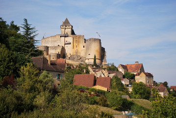 Fototapeta na wymiar Wieś i zamek Castelnaud