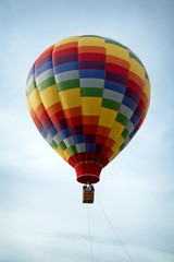 Naklejka premium Rainbow Hot Air Balloon