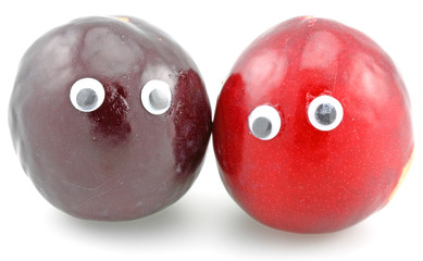 duo de prunes avec les yeux