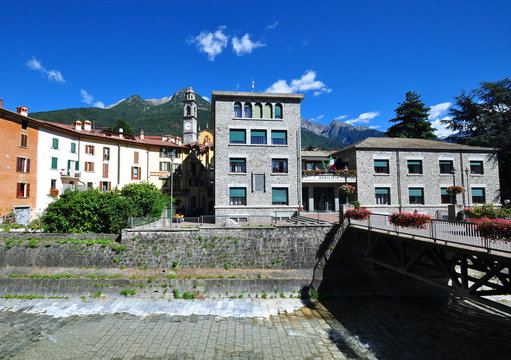 mairie d'edolo, en lombardie en italie