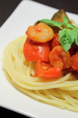 シーフードとトマトのパスタ