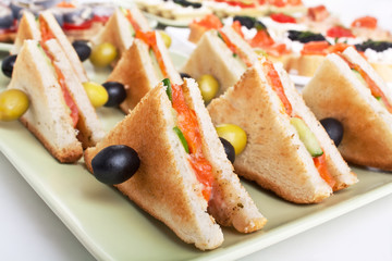 toasted salmon sandwiches with olives