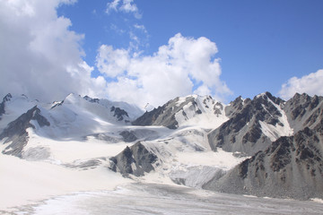 Fototapeta na wymiar View of the mountain landscape