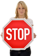 Junge Frau mit Stopp-Schild