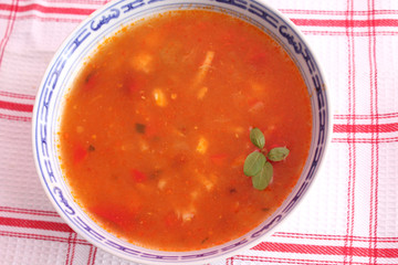 Sauer-Scharf-Suppe