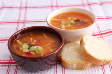 Sauer-Scharf-Suppe