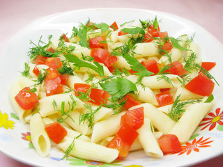 greek salad with spaghetti
