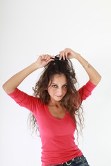 Haare auftoupieren mit einem Kamm