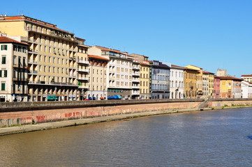 Obraz premium Pisa lungo il fiume arno