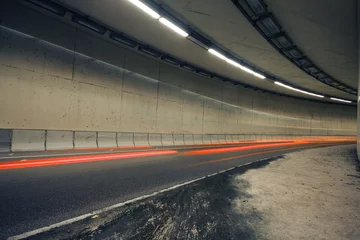 Photo sur Plexiglas Tunnel Car lights trails in a tunnel