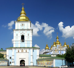 Fototapeta na wymiar St. Michael's Golden-Domed Cathedral in Kyiv, Ukraine