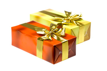 Geschenk mit der goldenen Schleife