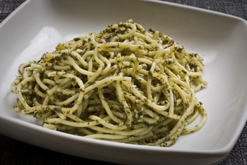 Spaghetti al pesto. Pasta.