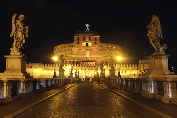Fototapeta na wymiar zobacz nocy Castel Sant 'Angelo w Rzymie, Włochy