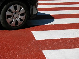 Auto - Fussgängerstreifen
