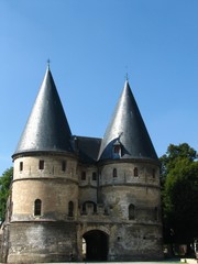 Entrée du palais épiscopal de Beauvais