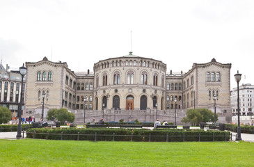 Fototapeta na wymiar Storting (parlament) w centrum Oslo