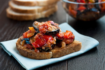 Toast with vegetable ragout