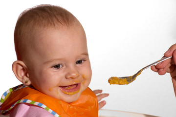 Bebé comiendo
