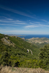 Fototapeta na wymiar Półka i przybrzeżnych Cape Korsyka (Saint-Florent)