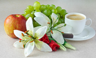 Coffee with marzipan flowers